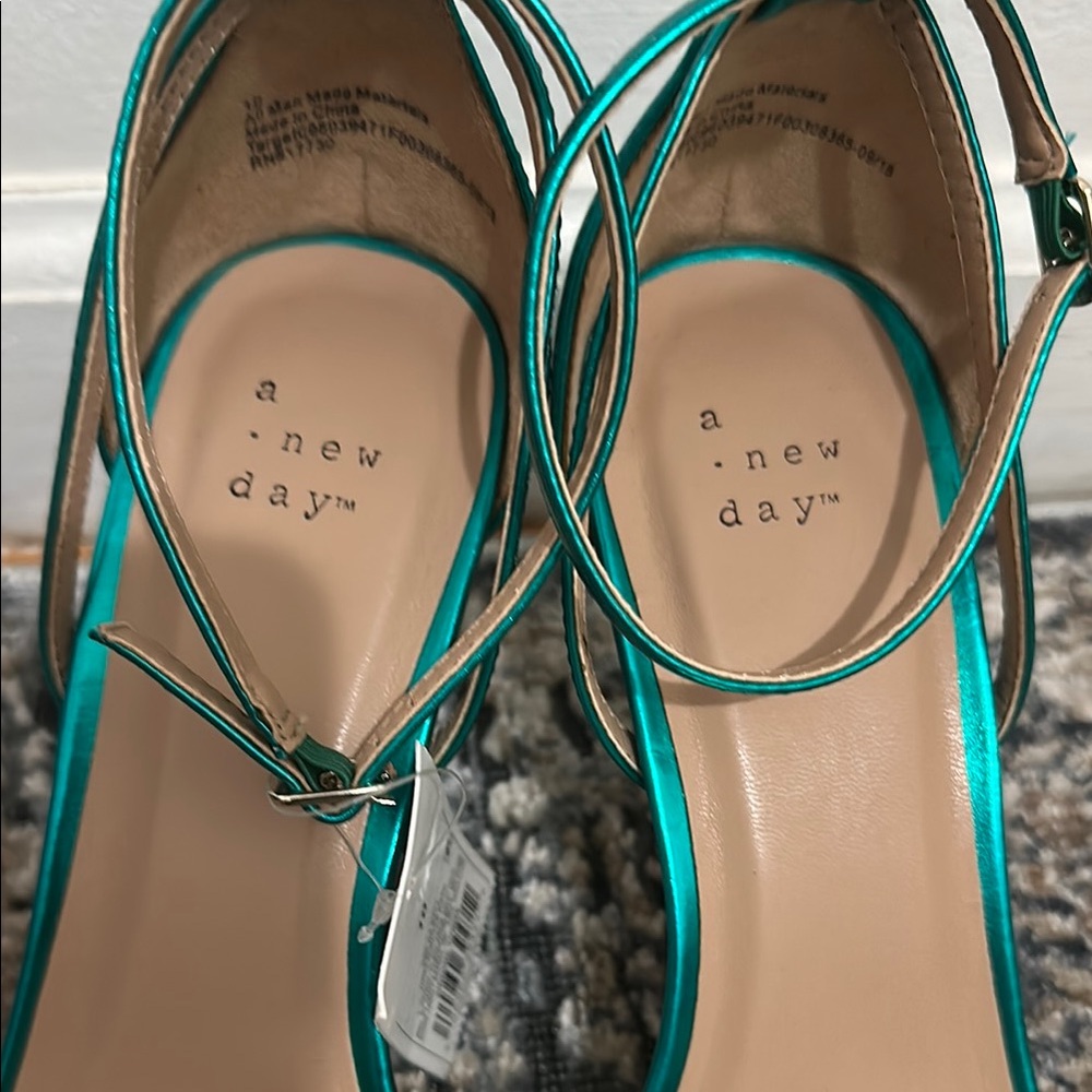 A New Day Women's Green Strappy Heels - Picture 7 of 8
